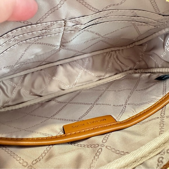 New Michael Kors Jet Set Charm Large East West Star Signature Camera Crossbody - Picture 6 of 12